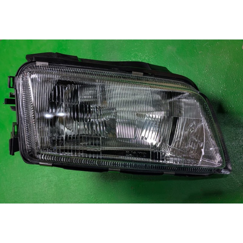 Faro delantero derecho Audi A4